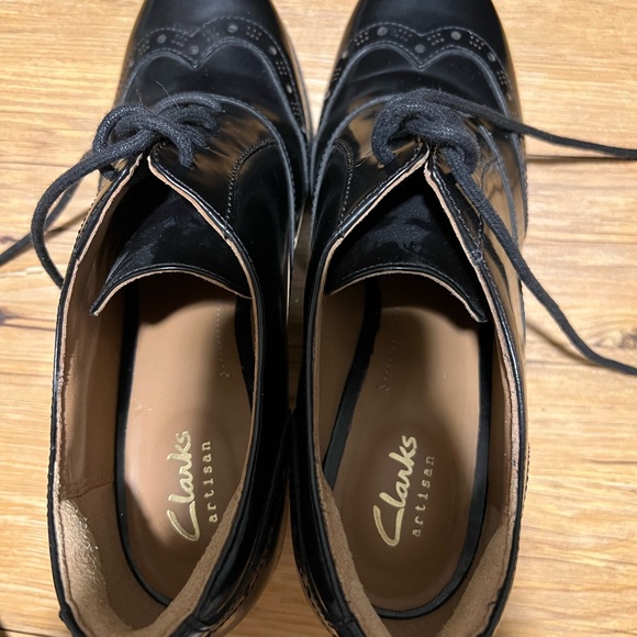 Clarks Shoes - Picture 2 of 4